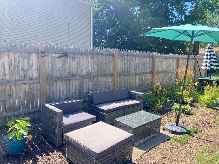 Studio Apt W Garden Kingston Luaran gambar